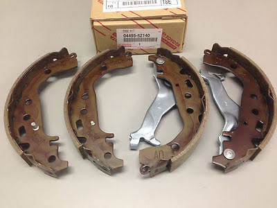 Brake shoe set 04495-52140